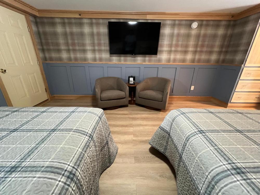 Double or Twin Room with Pool View interior